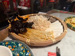 -尚尚仙·酸汤猪手·猪肚鸡火锅(华联万柳购物中心店)