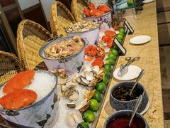 -大中华希尔顿酒店-念自助餐·嗨啤·小龙虾