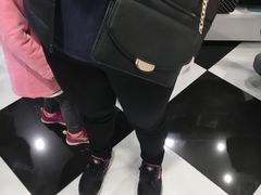 -东荟城名店仓