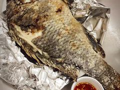 烤罗非鱼-红大哥水门鸡饭(總店)