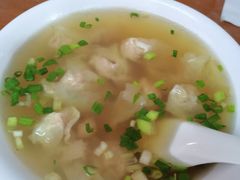 -张阿三馄饨店