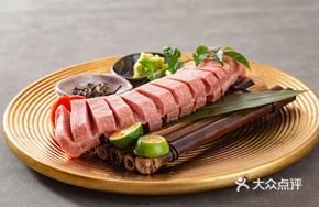 Juicy Creamed Beef Tongue Slices