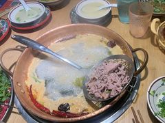 -洱火云南酸菜牛肉火锅(石景山当代商城店)