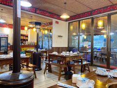 大堂-岳记兴隆·青城腊排铜火锅(融创店)