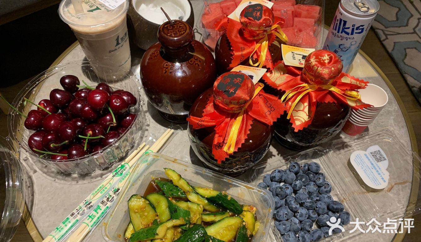 你们觉得文和友臭豆腐好吃还是黑色经典呢??