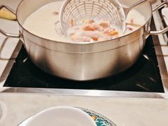 -尚尚仙·酸汤猪手·猪肚鸡火锅(华联万柳购物中心店)