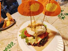 超级牛肉汉堡-野草莓自由市场