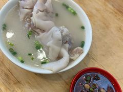 -雷祖芳老妈蹄花店