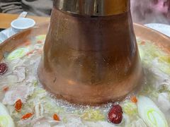 -果松木炭酸菜铜火锅·外婆参鸡汤