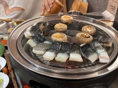 -围炉肉舍•炭烤活鳗•丹东海鲜烤肉(步行街店)