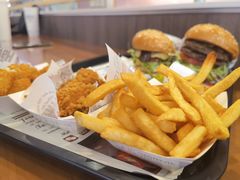 -The Habit Burger Grill 哈比特汉堡(世博店)