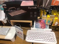 -LOG-ON(海港城店)
