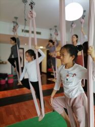 -Yvon yoga 瑜伽·精准体态管理中心