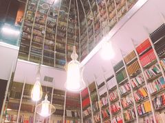 -钟书阁(松江泰晤士小镇店)