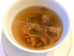海椰皇松茸炖花菇-宝丽轩中餐厅BAOLIXUAN