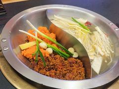 -沸炉重庆老火锅(军事博物馆店)