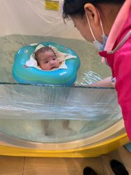 -欢乐悠游婴儿游泳(金碧花园店)