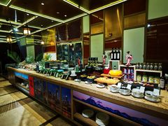 自助取餐区-大中华希尔顿酒店-念自助餐·嗨啤·小龙虾