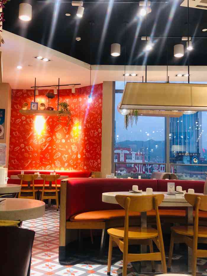 丽豪港式茶餐厅(金狮广场店)-"菠萝包十分好吃没有之一!其他喜欢的还.