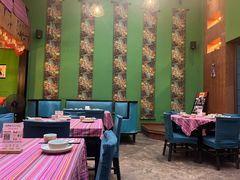 -香巴拉云南餐厅(华莱坞店)