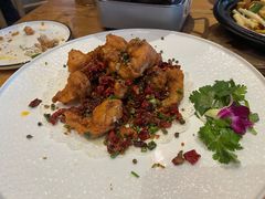 -帅巴人舅母子腊蹄民俗村