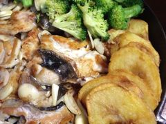 素颜烤鱼-院落创意菜