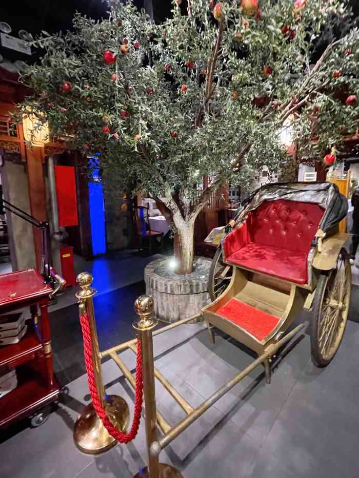 北平楼(惠新里店)-"羊肉串很好吃,而且牛肉烧饼也不错!