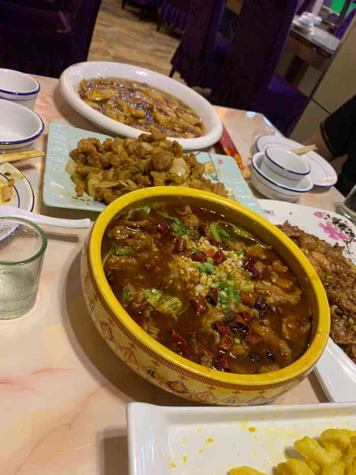 鸿兴楼饭庄(江都路)-"哎呦,价钱这个贵哦,贵就不说了.只要味道.