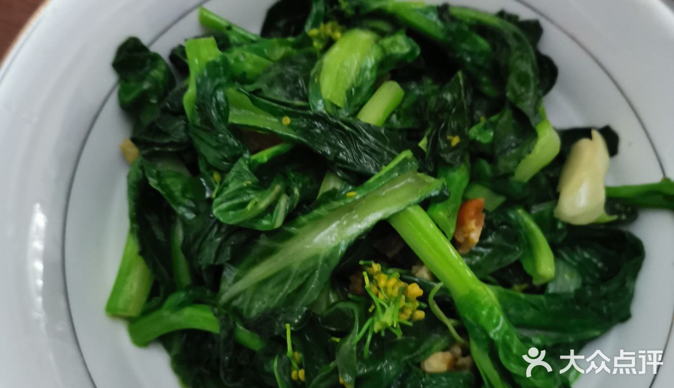 一眼就看中买来了炸了点油渣做了个油渣小白菜