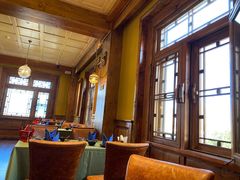 靠窗位-松赞拉萨林卡酒店