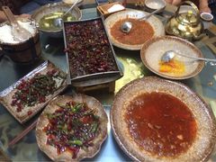 -石磨豆花家常菜·牦牛排土火锅