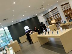 -华为授权体验店(中山公园来福士)