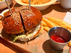 -三勾JJJ Burger&Coffee(梅溪湖店)