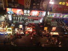 -六合夜市
