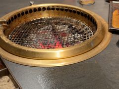 -铭牛烧肉·和牛海鲜自助(高新月牙湖店)