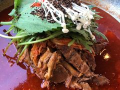 土豆排骨火锅（辣）-喇喇排骨火锅·传统韩式脊骨汤(望京西园总店)