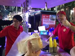 -詹爷爷乌节路街头冰淇淋