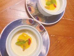 带奶皮的芒果酸奶-雀舞云南菜(天津天河城购物中心店)