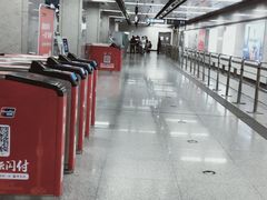 -体育场(地铁站)