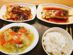 -同济大学本部学苑饮食广场