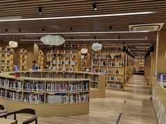 -漕河泾街道图书馆(漕河泾社区文化活动中心店)