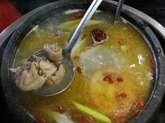 -鲁朗纳麦石锅鸡庄园