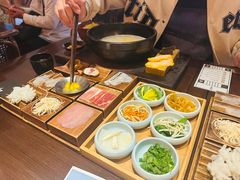 -银米·云南传统过桥米线(双廊黑金冠店)