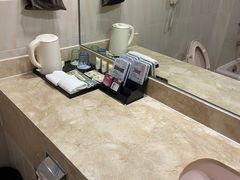 -燕山大酒店