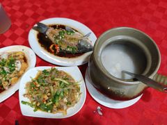 -先鲜鲫鱼粥