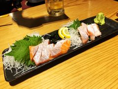 三文鱼刺身-ジャンボ釣船 つり吉(新世界店)