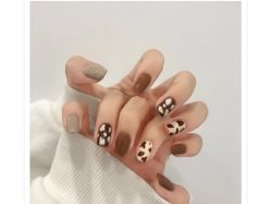 -悦指间美甲美睫