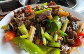 Beef Stir-Fried with Lotus Root Sprouts