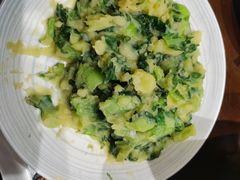 -东口码头·烧鸽子·鱼头泡饼·地方菜(金鹰悦城店)