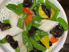 -云海肴·汽锅鸡·云南菜(天山百盛优客店)